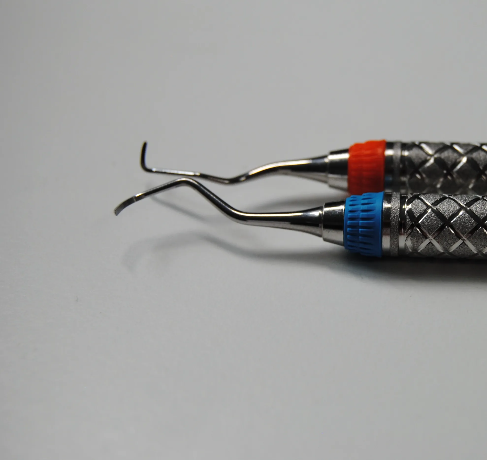 Schärfwinkel bei Scalern und Küretten - Professionelle Instrumentenschärfung Schärfservice Hartmann